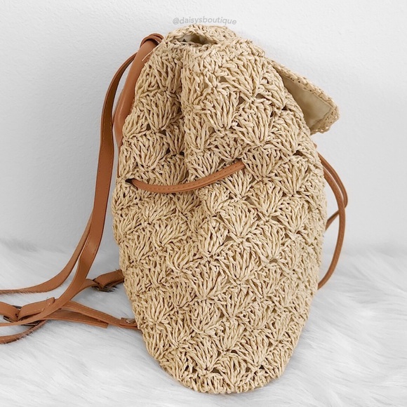 tan straw woven drawstring beach backpack - Picture 3 of 8